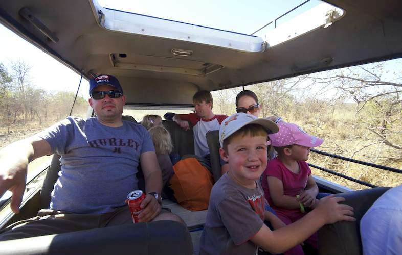 How to Choose the Perfect Uganda Tour Packages for Families